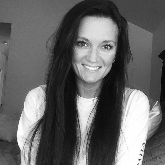 Meet your Posher, Courtney - Picture 1 of 1